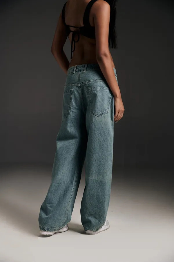 Light_Blue_Denim_Jeans