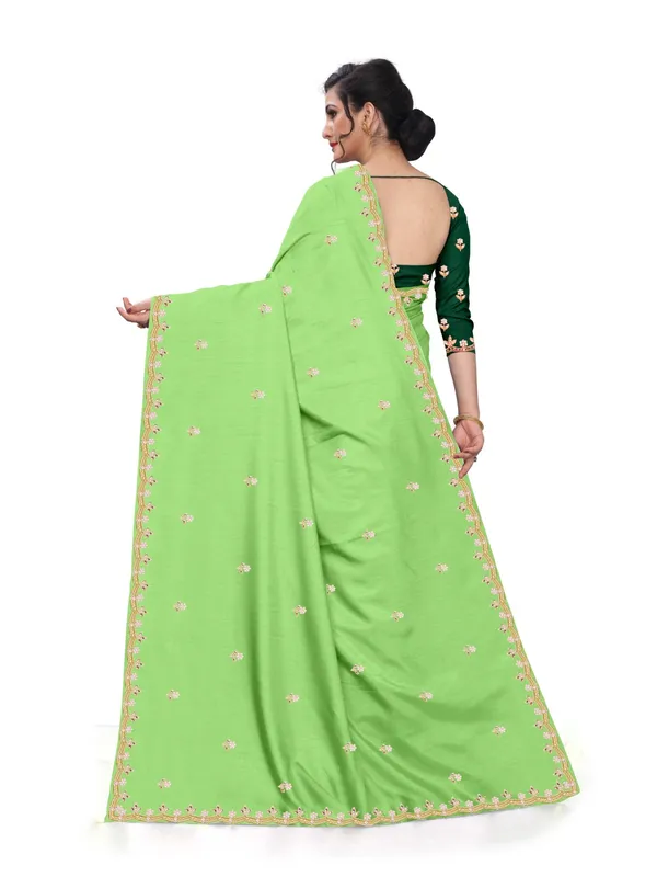 Green_Embroidered_Saree_For_Women