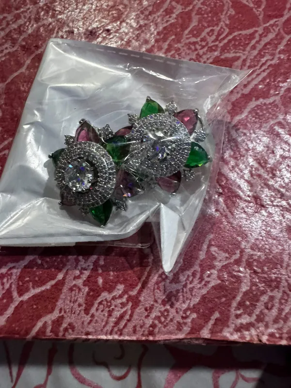 Multicolour_Embellished_Stud_Earrings