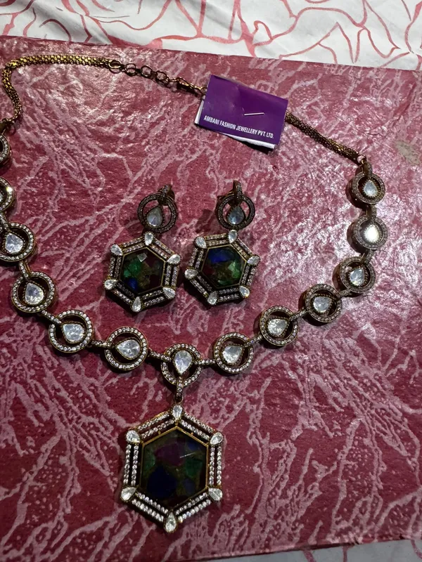 Black_Gold-Tone_Stainless_Steel_Statement_Necklace_Set_For_Women