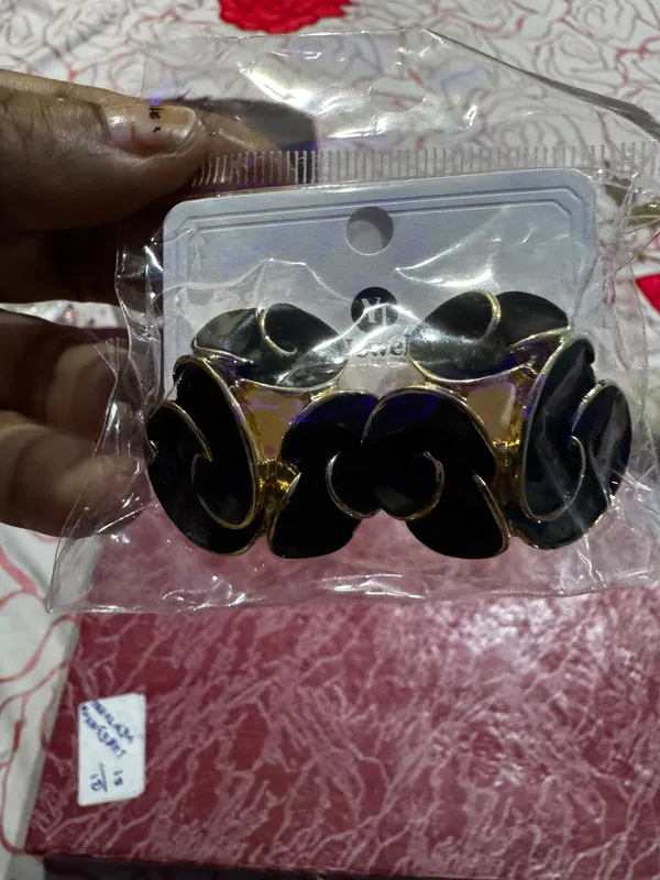 Black_Floral_Hair_Clips_for_Women