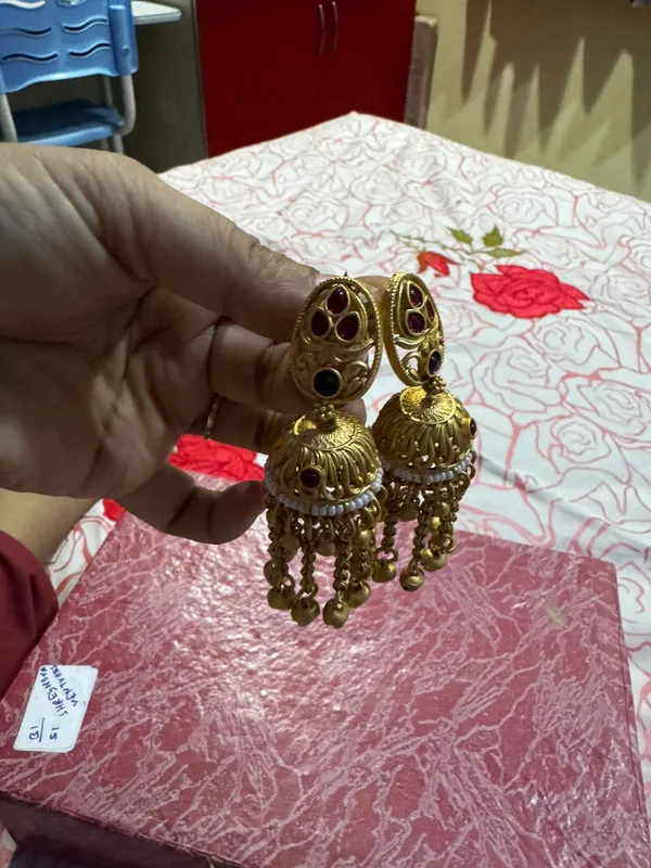 Gold_Tone_Stone_Studded_Jhumka_Earrings_for_Women