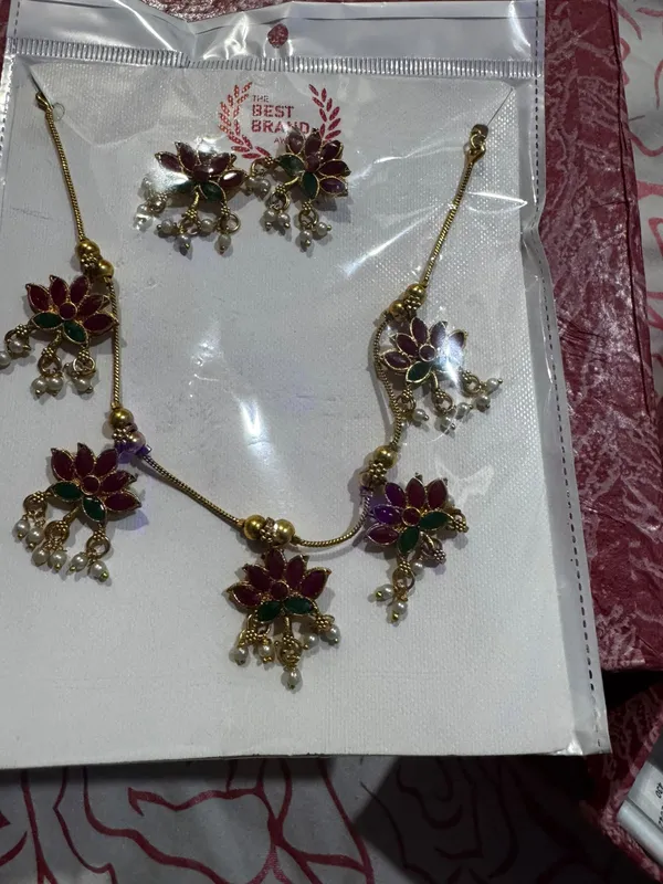 Gold_Stainless_Steel_Floral_Necklace_Set_For_Women