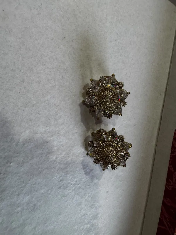 Antique_Tone_Floral_Stud_Earrings_for_Women