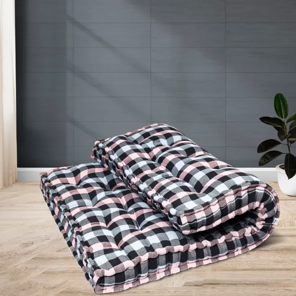 Multicolor_Cotton_Quilted_Checkered_Floor_Mattress_Bedroom