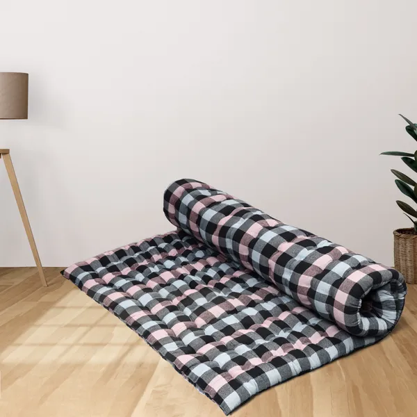 Multicolor_Cotton_Quilted_Checkered_Floor_Mattress_Bedroom