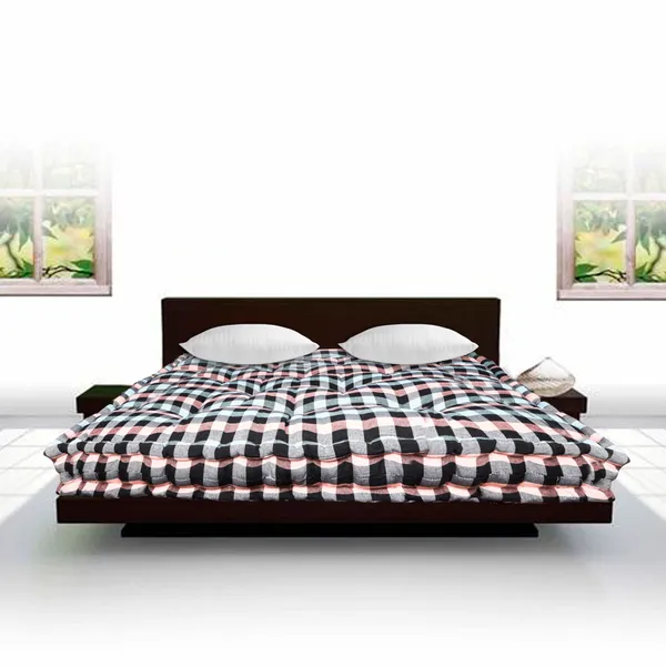 Multicolor_Cotton_Checked_Double_Bed_Quilt_Bedroom