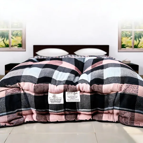 Multicolor_Cotton_Checked_Double_Bed_Quilt_Bedroom