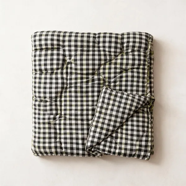 Multicolor_Cotton_Quilted_Checked_Single_Bed_Quilt_Bedroom