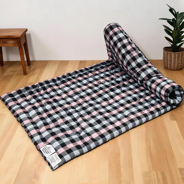 Multicolor_Cotton_Quilted_Checkered_Floor_Mattress_Bedroom