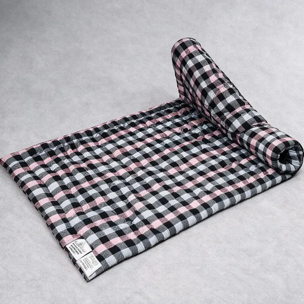 Multicolor_Cotton_Quilted_Checkered_Floor_Mattress_Bedroom