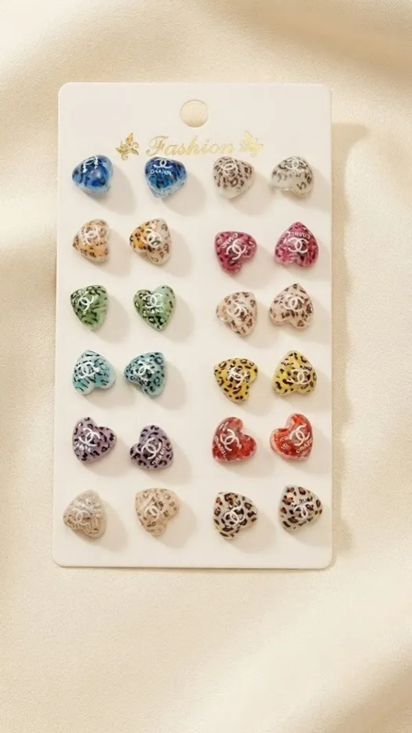 Multicolor_Heart_Shaped_Printed_Stud_Earrings_For_Women