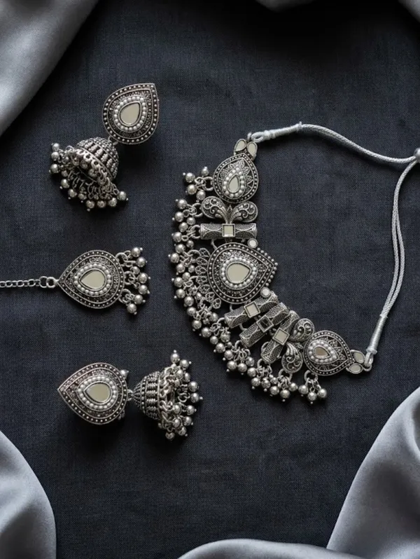 Silver_Oxidized_Traditional_Jewellery_Set_For_Women