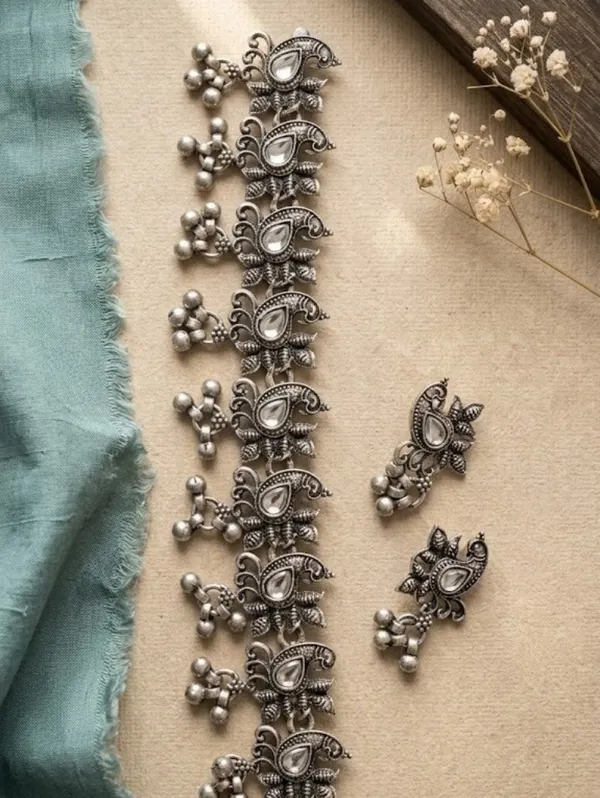 Silver_Oxidized_Paisley_Ethnic_Necklace_Set_For_Women