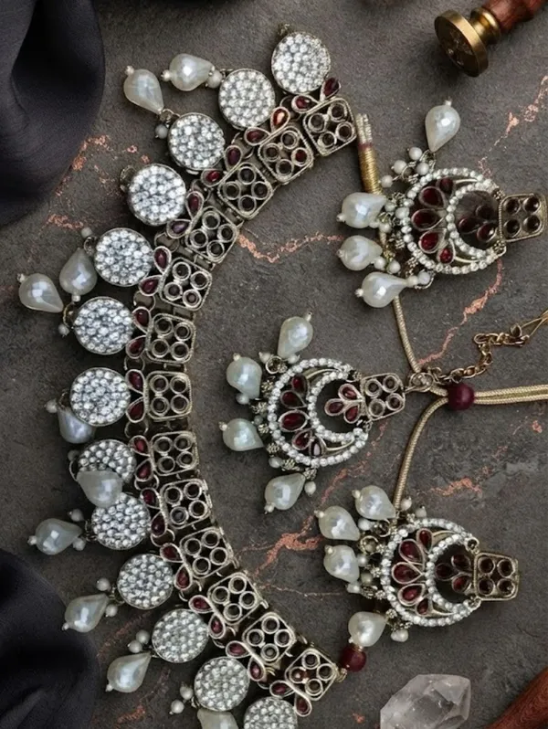 Silver-Tone_Red_Stone_Pearl_Drop_Traditional_Jewellery_Set_For_Women