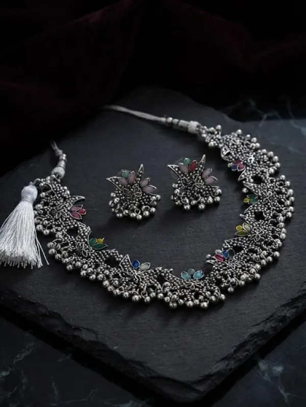 Silver_Oxidized_Stone_Tassel_Statement_Necklace_Set_For_Women