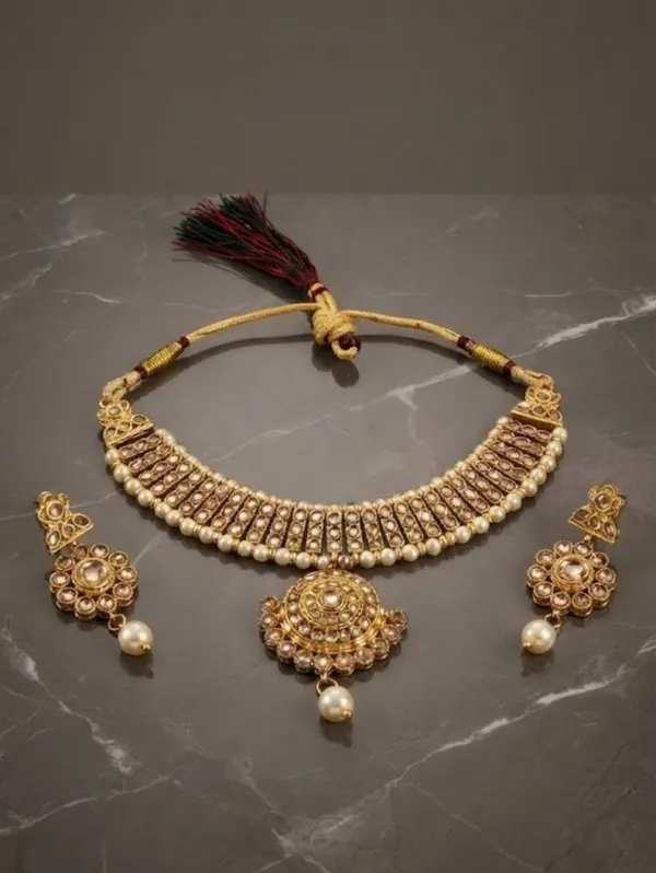 Gold_Tone_Kundan_Pearl_Bridal_Jewellery_Set_For_Women