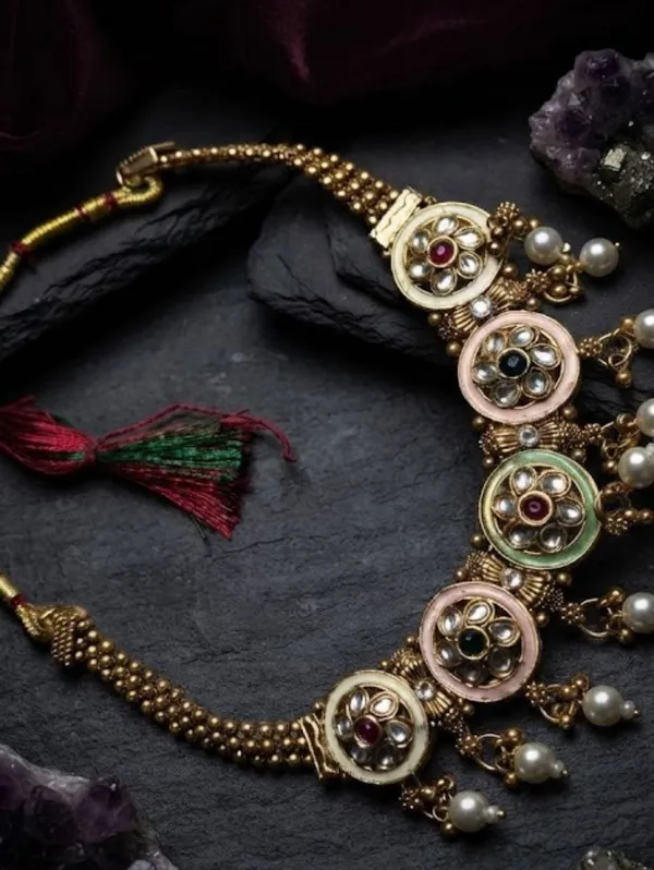 Gold_Tone_Kundan_Pearl_Beaded_Necklace_For_Women