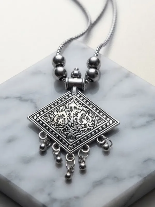 Silver_Oxidized_Floral_Diamond_Pendant_Statement_Necklace_For_Women