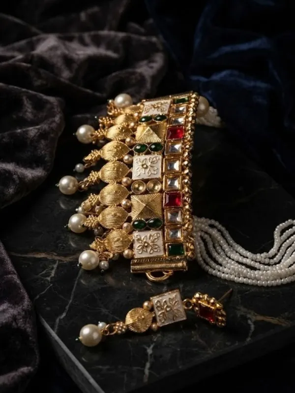 Gold-Tone_Pearl_Floral_Traditional_Necklace_Set_For_Women