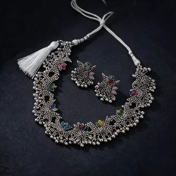 Silver_Oxidized_Stone_Tassel_Statement_Necklace_Set_For_Women