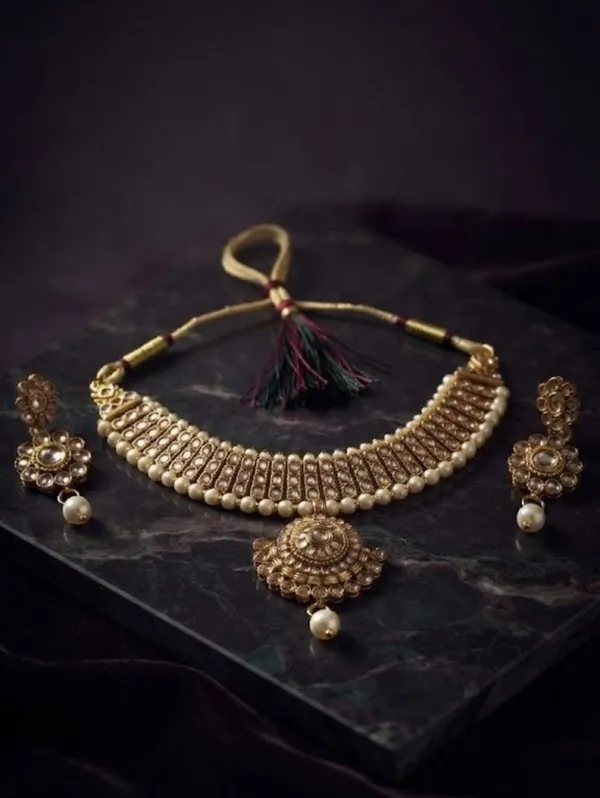Gold_Tone_Kundan_Pearl_Bridal_Jewellery_Set_For_Women