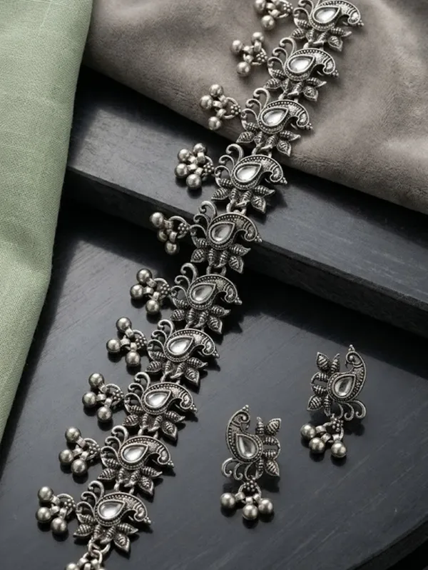 Silver_Oxidized_Paisley_Ethnic_Necklace_Set_For_Women