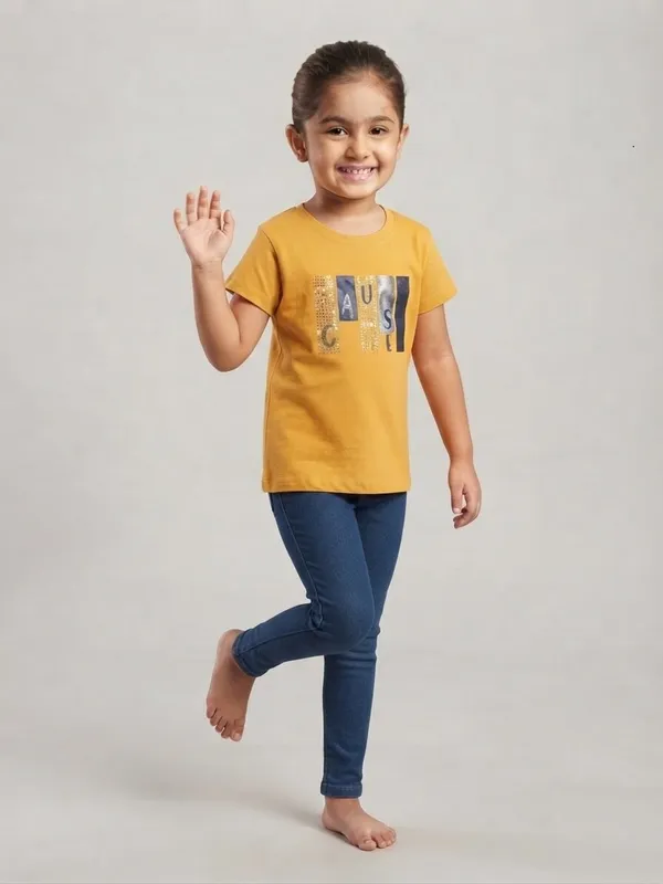 Yellow_Graphic_T-Shirt_And_Navy_Leggings_Set_For_Girls