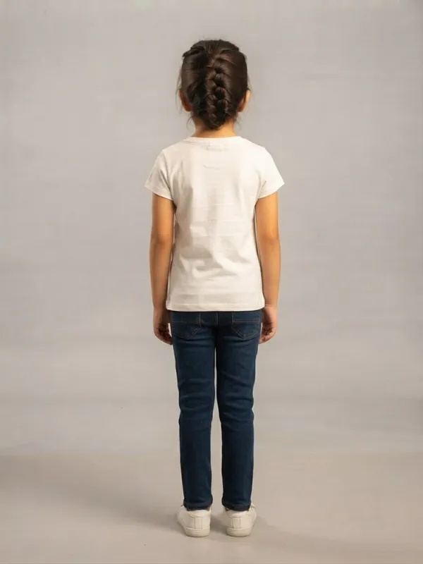White_Graphic_T-Shirt_And_Blue_Jeans_Set_For_Girls