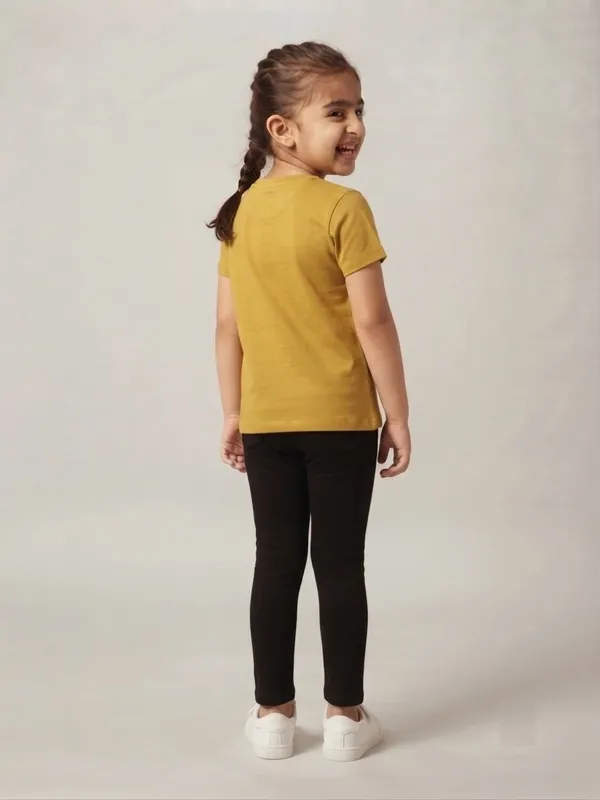 Yellow_Short_Sleeve_Graphic_T-Shirt_for_Girls