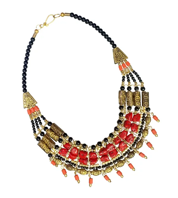Black_Red_Beaded_Ethnic_Necklace_for_Women