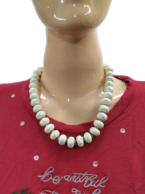 White_Oval_Beaded_Necklace