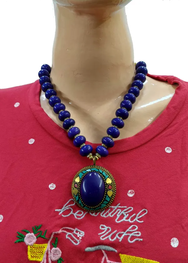 Blue_Beaded_Pendant_Necklace_for_Women