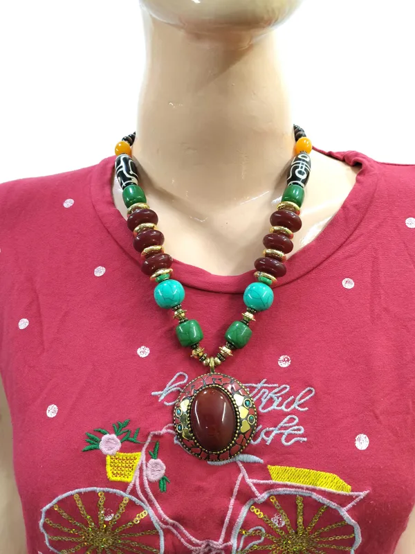 Multicolour_Beaded_Pendant_Necklace_for_Women