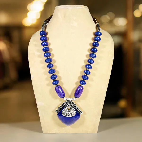 Blue_Resin_Beaded_Statement_Necklace_For_Women