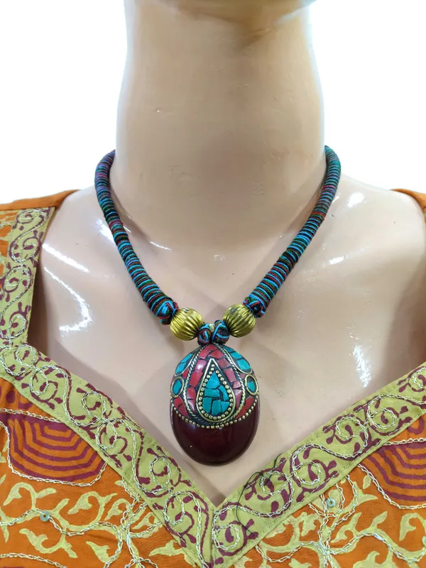Multicolor_Beaded_Pendant_Necklace_for_Women