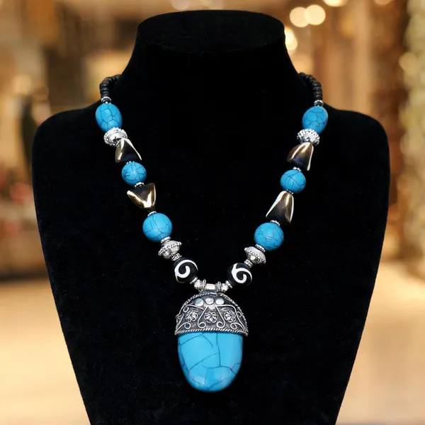 Blue_Beaded_Statement_Necklace_For_Women