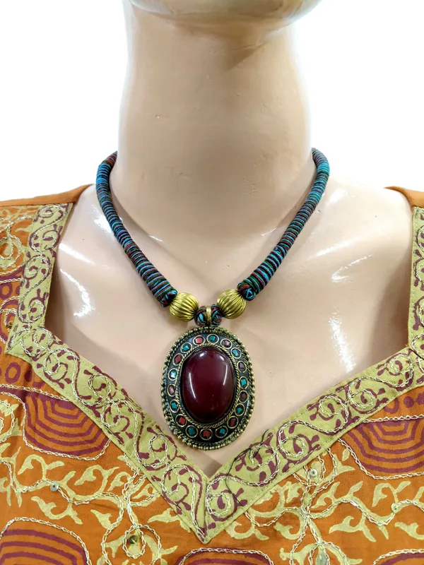 Black_Beaded_Statement_Necklace_For_Women