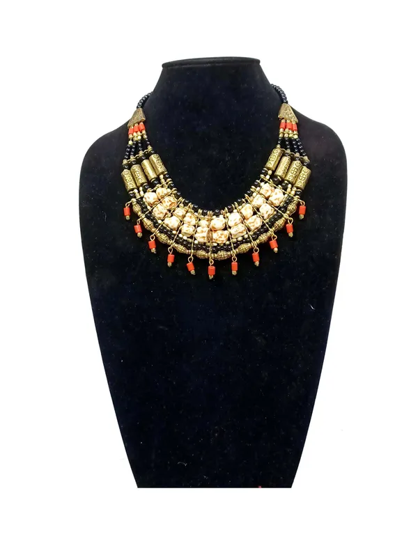 Black_Beaded_Ethnic_Necklace_for_Women