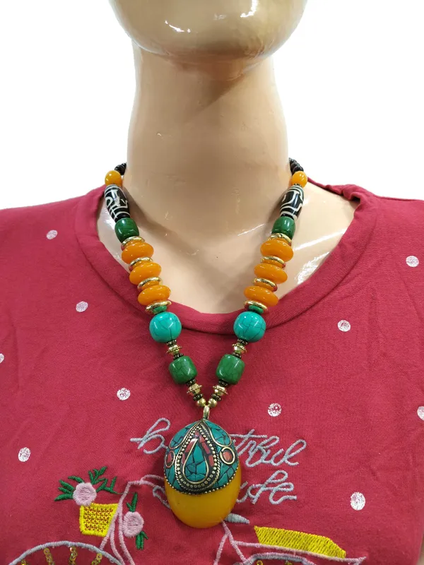 Multicolor_Beaded_Pendant_Necklace_for_Women