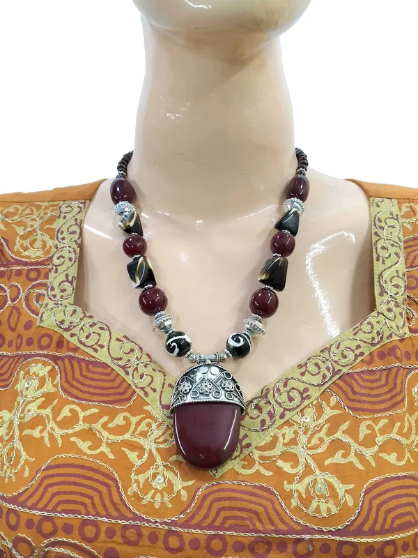 Maroon_Beaded_Statement_Necklace_for_Women