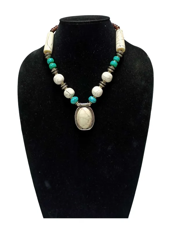 White_Stone_Beaded_Pendant_Necklace_for_Women
