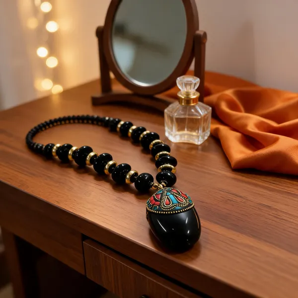 Black_Brass_Glass_Beaded_Pendant_Necklace_For_Women