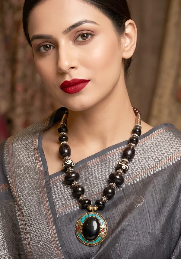 Black_Beaded_Statement_Necklace_for_Women