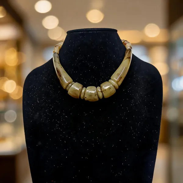 Gold_Resin_Beaded_Necklace_For_Women