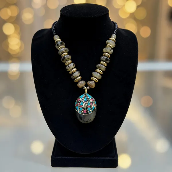 Multicolour_Resin_Wood_Beaded_Pendant_Necklace_For_Women
