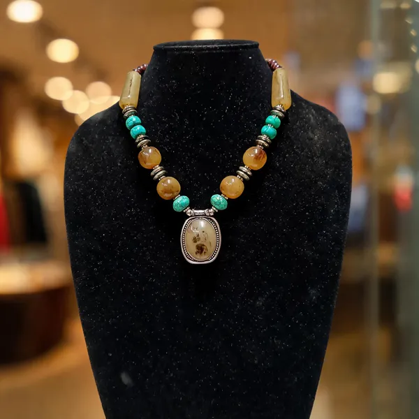 Multicolour_Beaded_Pendant_Necklace_For_Women