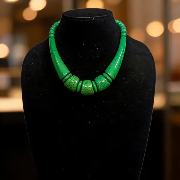 Green_Resin_Beaded_Statement_Necklace_For_Women