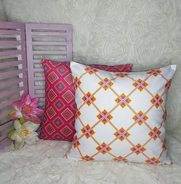Polyester_Velvet_Blend_Cushion_Cover