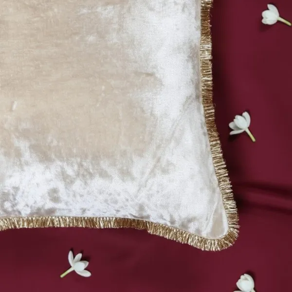 Velvet_Cushion_Cover_With_Zari_Lace